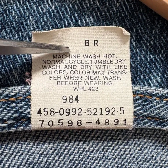 Vintage Levi's 90s denim Jean Jacket Size Small - Picture 9 of 9